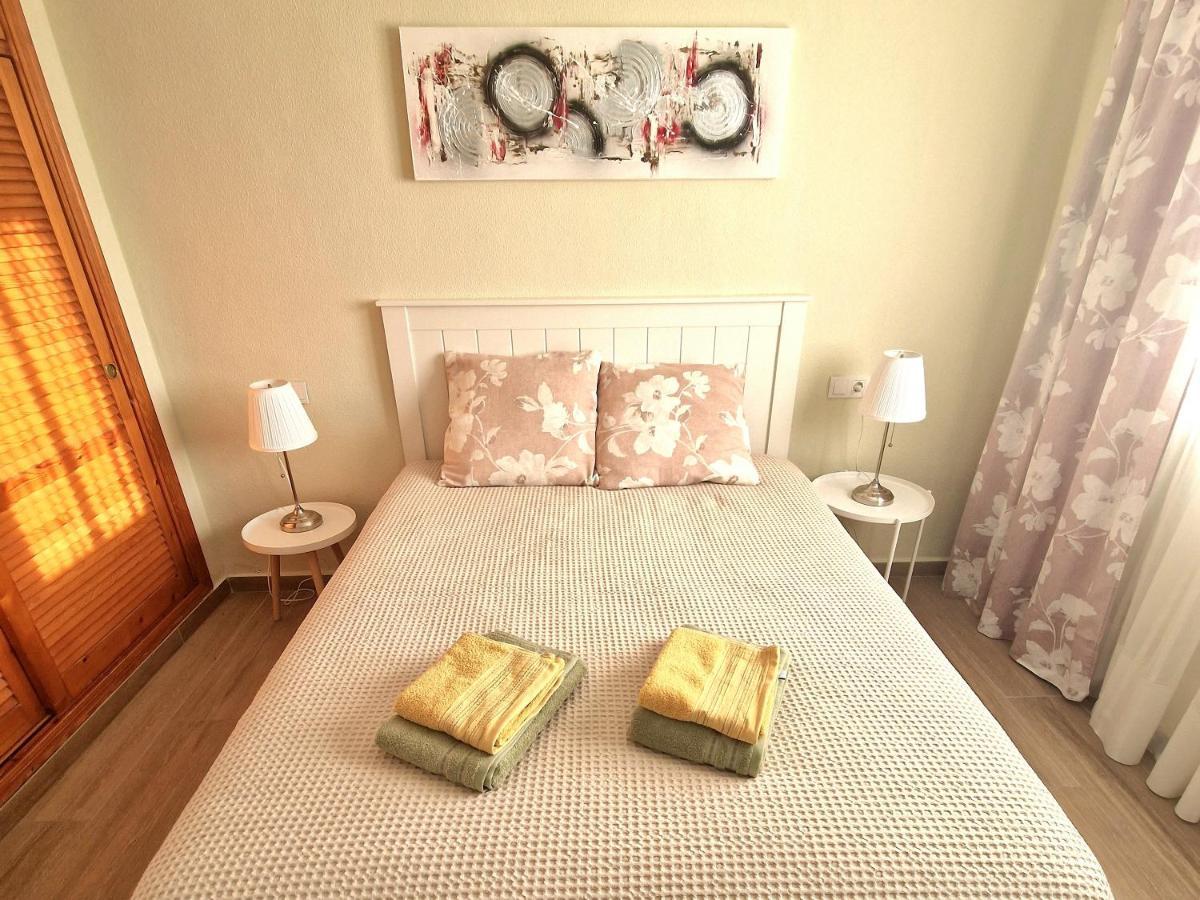 Cozy Apartment With Sea View Torrevieja Exterior foto