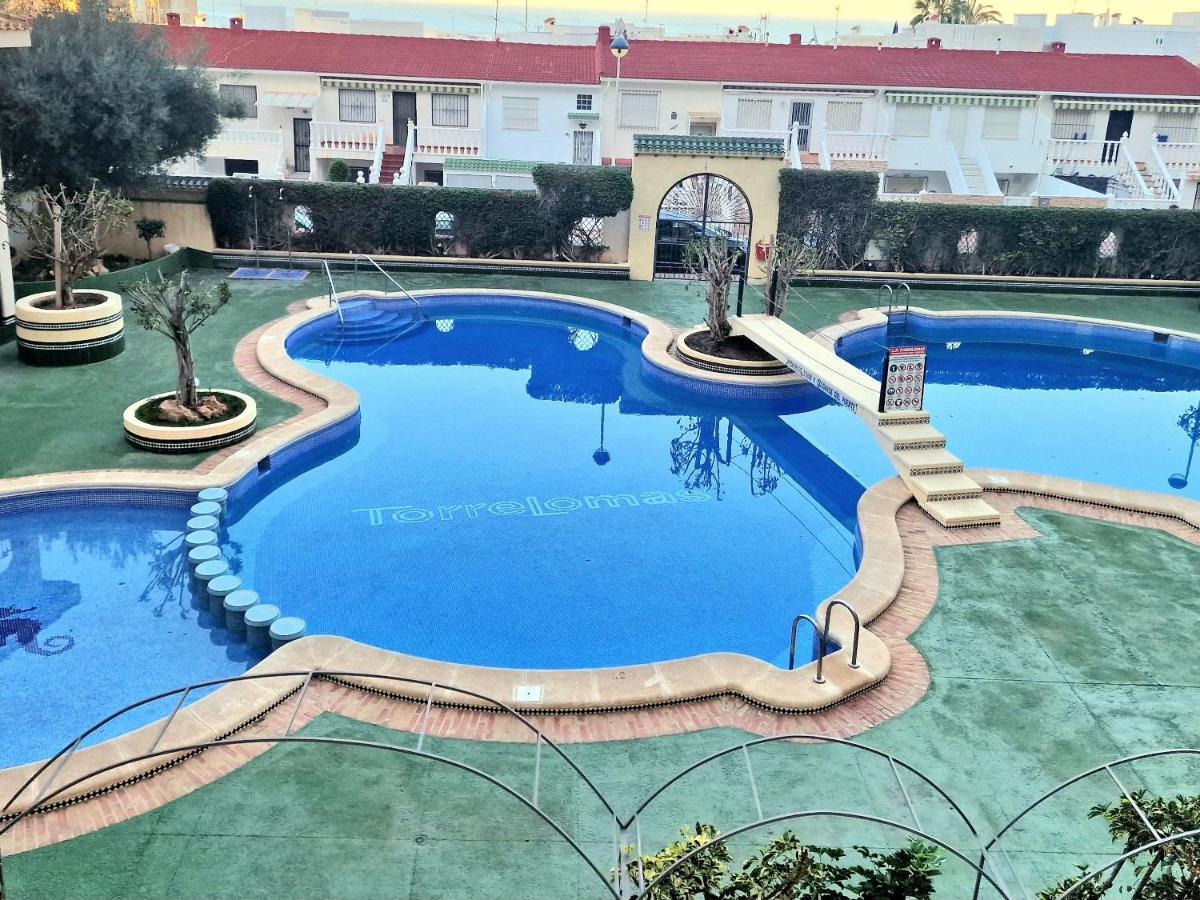 Cozy Apartment With Sea View Torrevieja Exterior foto